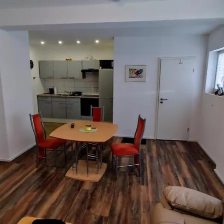Apartment / Vogelsberg 1 Mit Extra Eingang *